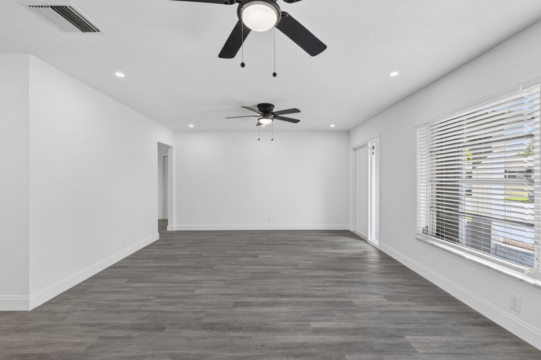 На продажу: $409,900 (2 спален, 2 ванн, 1257 Квадратных фут)