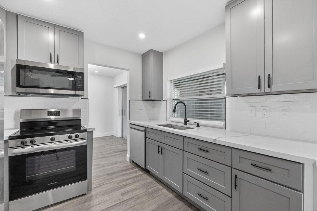 На продажу: $409,900 (2 спален, 2 ванн, 1257 Квадратных фут)