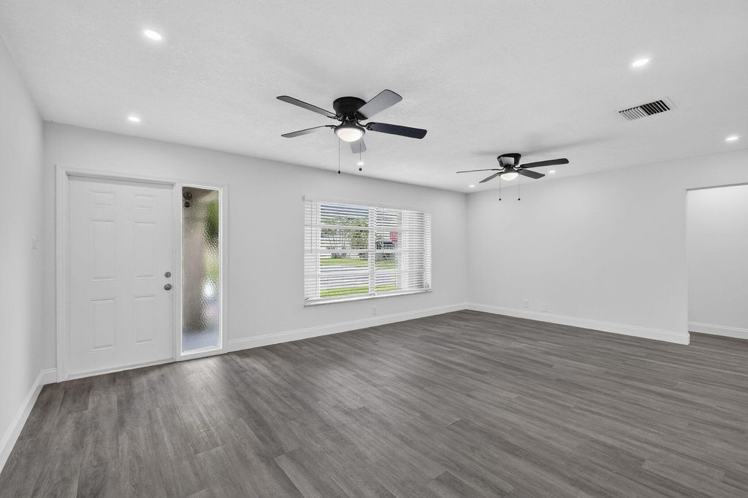 На продажу: $409,900 (2 спален, 2 ванн, 1257 Квадратных фут)