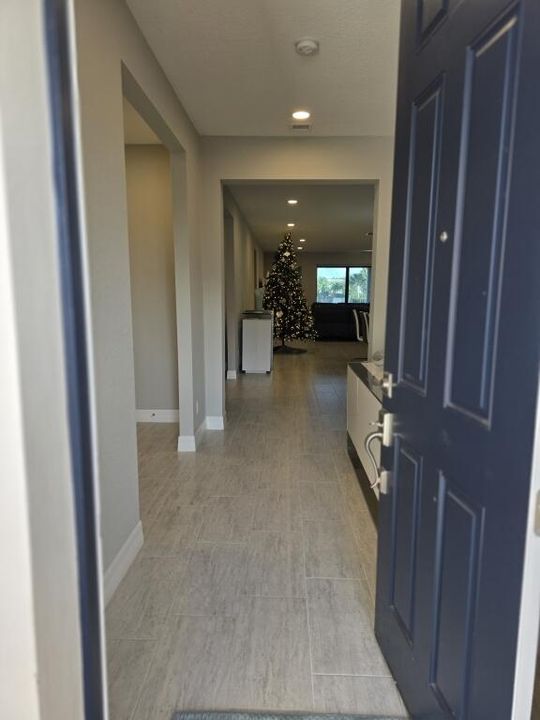 For Rent: $10,500 (5 beds, 5 baths, 4284 Square Feet)