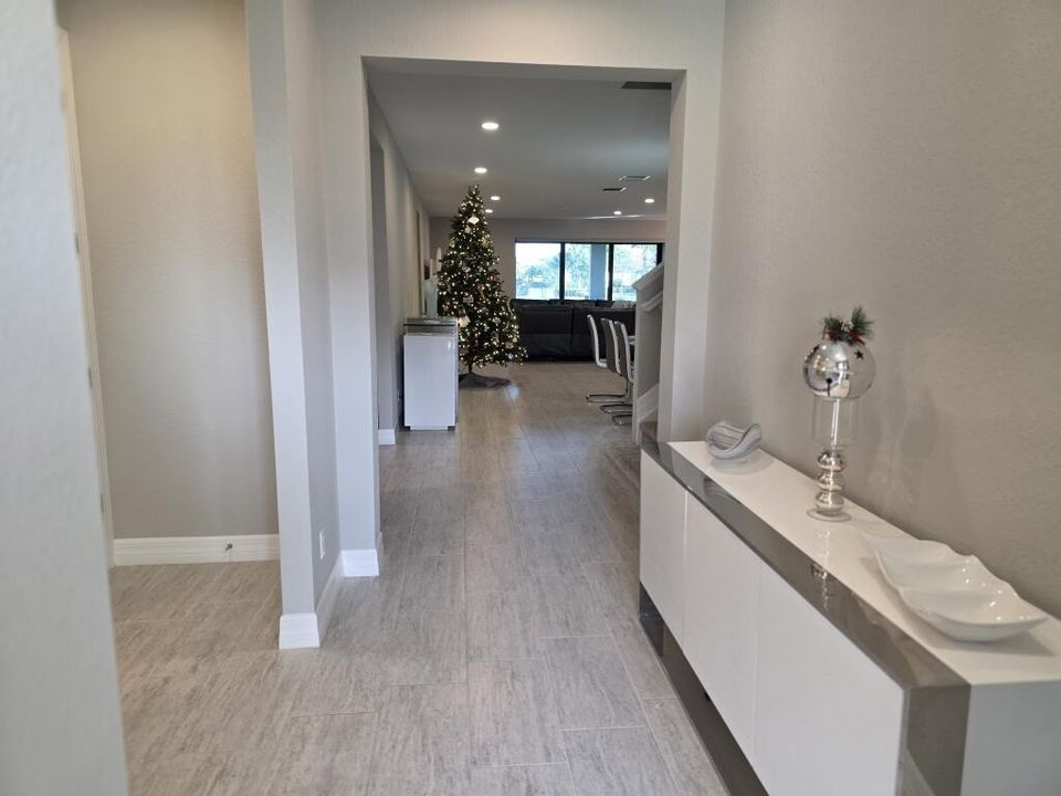 For Rent: $10,500 (5 beds, 5 baths, 4284 Square Feet)