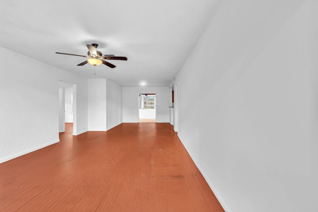 For Sale: $335,000 (2 beds, 1 baths, 1176 Square Feet)