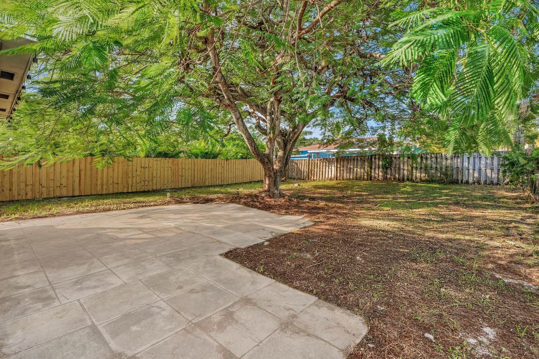 For Sale: $335,000 (2 beds, 1 baths, 1176 Square Feet)