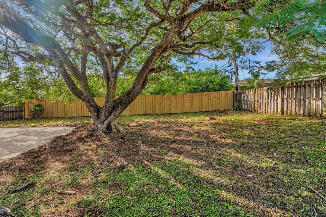 For Sale: $335,000 (2 beds, 1 baths, 1176 Square Feet)