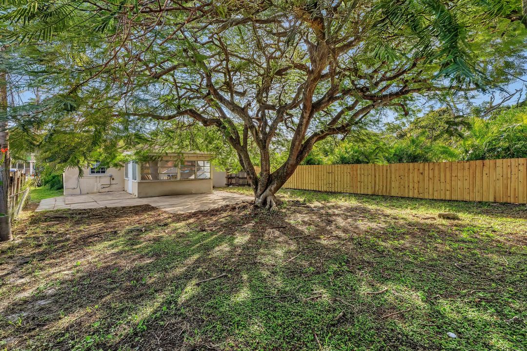 For Sale: $335,000 (2 beds, 1 baths, 1176 Square Feet)