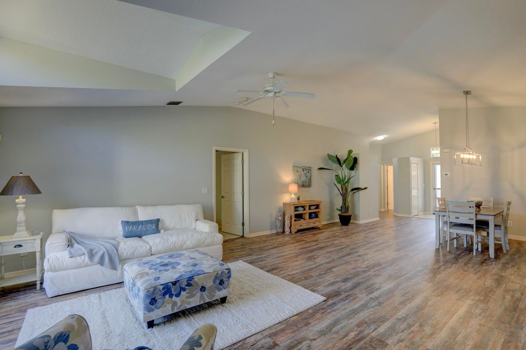 待售: $377,000 (3 贝兹, 2 浴室, 1636 平方英尺)