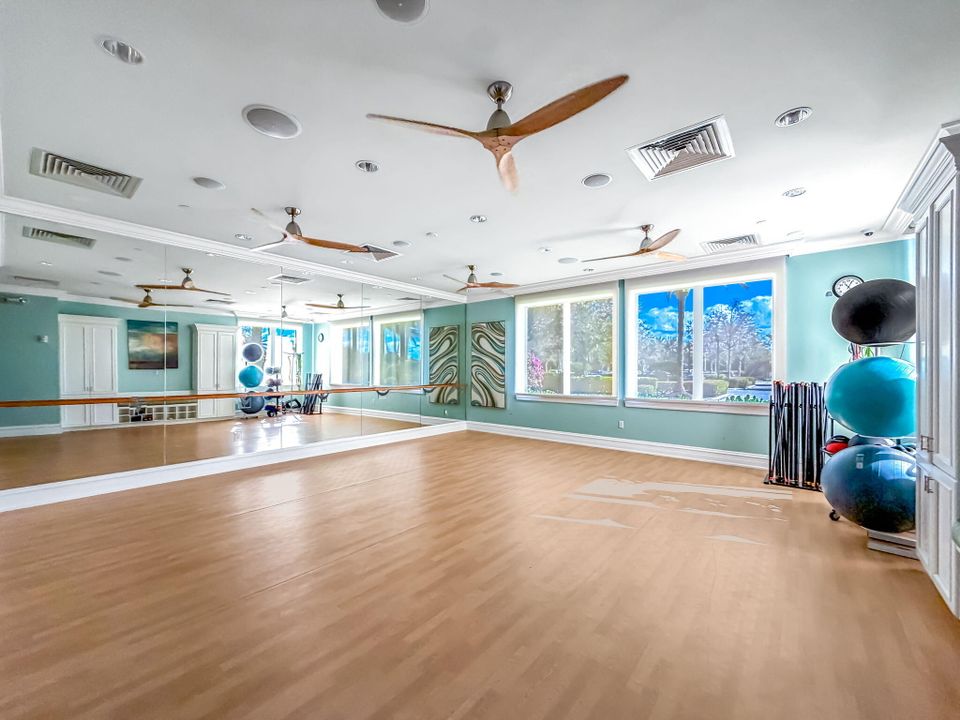 В аренду: $3,900 (3 спален, 2 ванн, 1886 Квадратных фут)