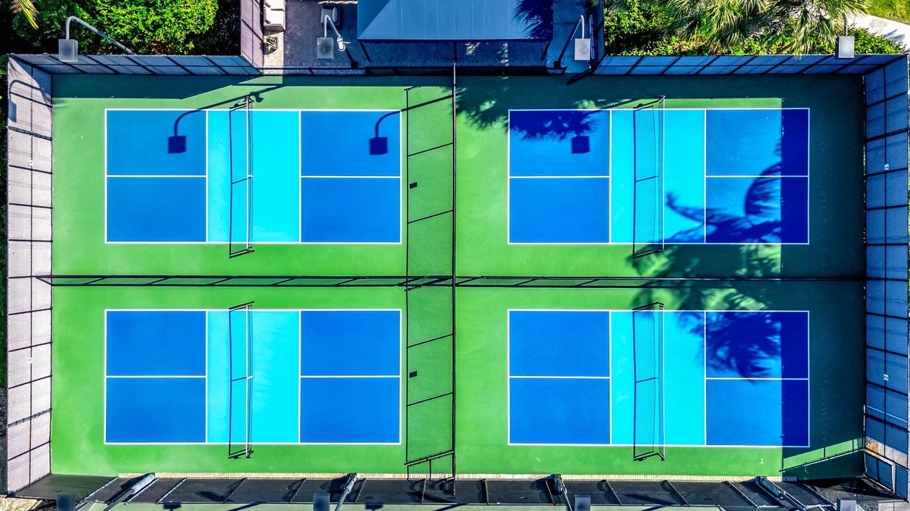 В аренду: $3,900 (3 спален, 2 ванн, 1886 Квадратных фут)