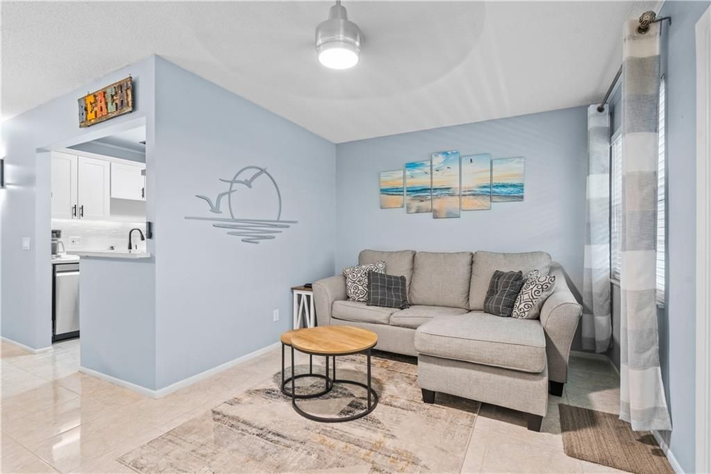 На продажу: $125,000 (1 спален, 1 ванн, 700 Квадратных фут)