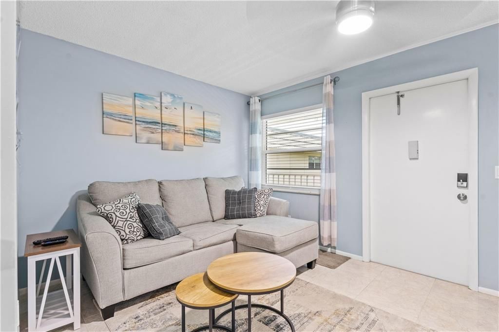 На продажу: $125,000 (1 спален, 1 ванн, 700 Квадратных фут)