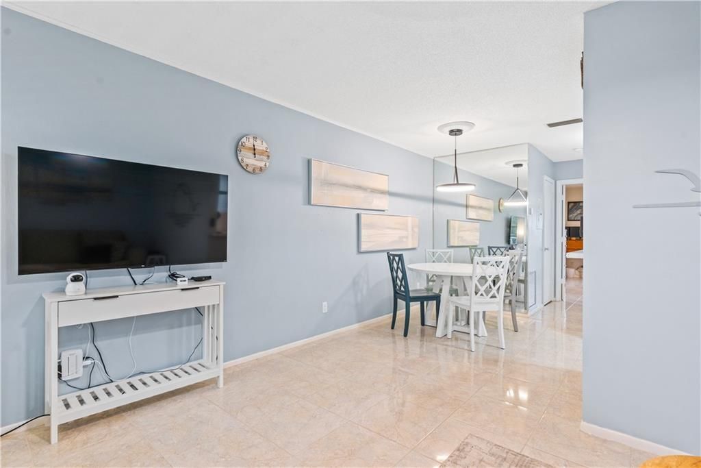 На продажу: $125,000 (1 спален, 1 ванн, 700 Квадратных фут)