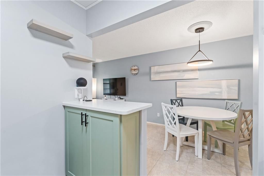 На продажу: $125,000 (1 спален, 1 ванн, 700 Квадратных фут)