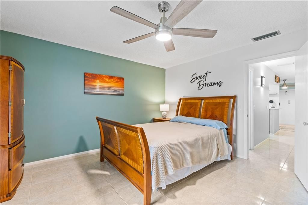 На продажу: $125,000 (1 спален, 1 ванн, 700 Квадратных фут)