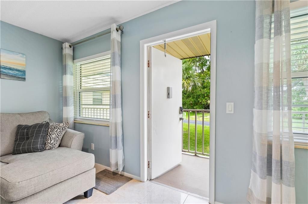 На продажу: $125,000 (1 спален, 1 ванн, 700 Квадратных фут)