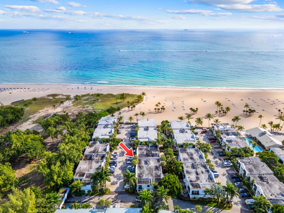 Active With Contract: $1,295,000 (2 beds, 2 baths, 1264 Square Feet)