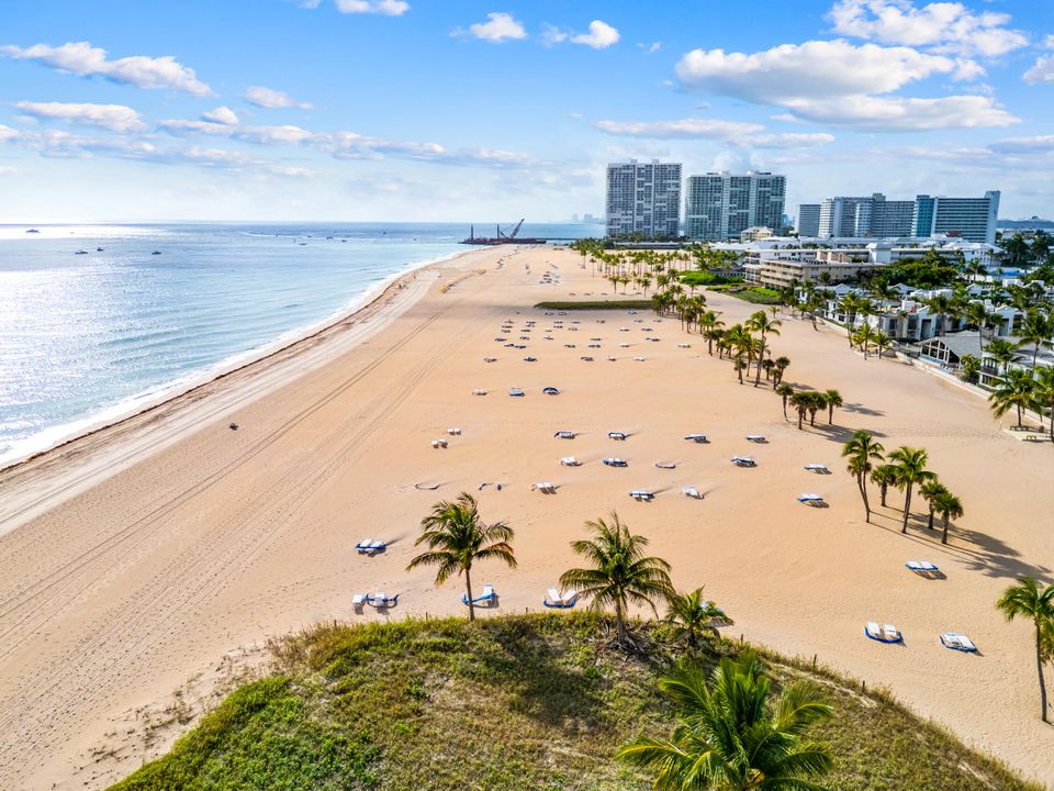 Active With Contract: $1,295,000 (2 beds, 2 baths, 1264 Square Feet)