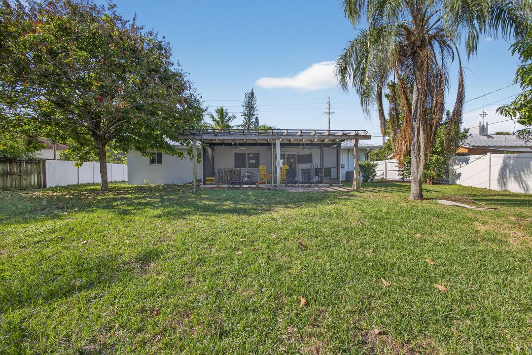 На продажу: $549,000 (3 спален, 2 ванн, 1179 Квадратных фут)