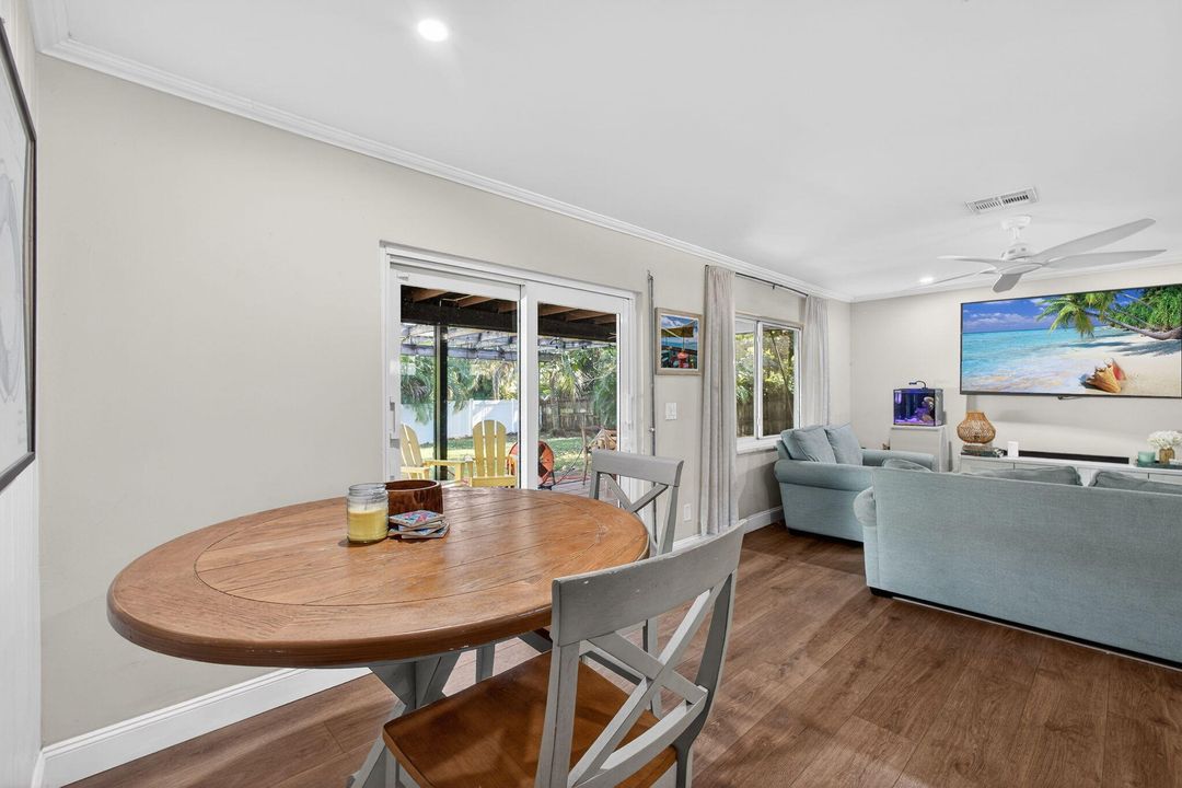 На продажу: $549,000 (3 спален, 2 ванн, 1179 Квадратных фут)