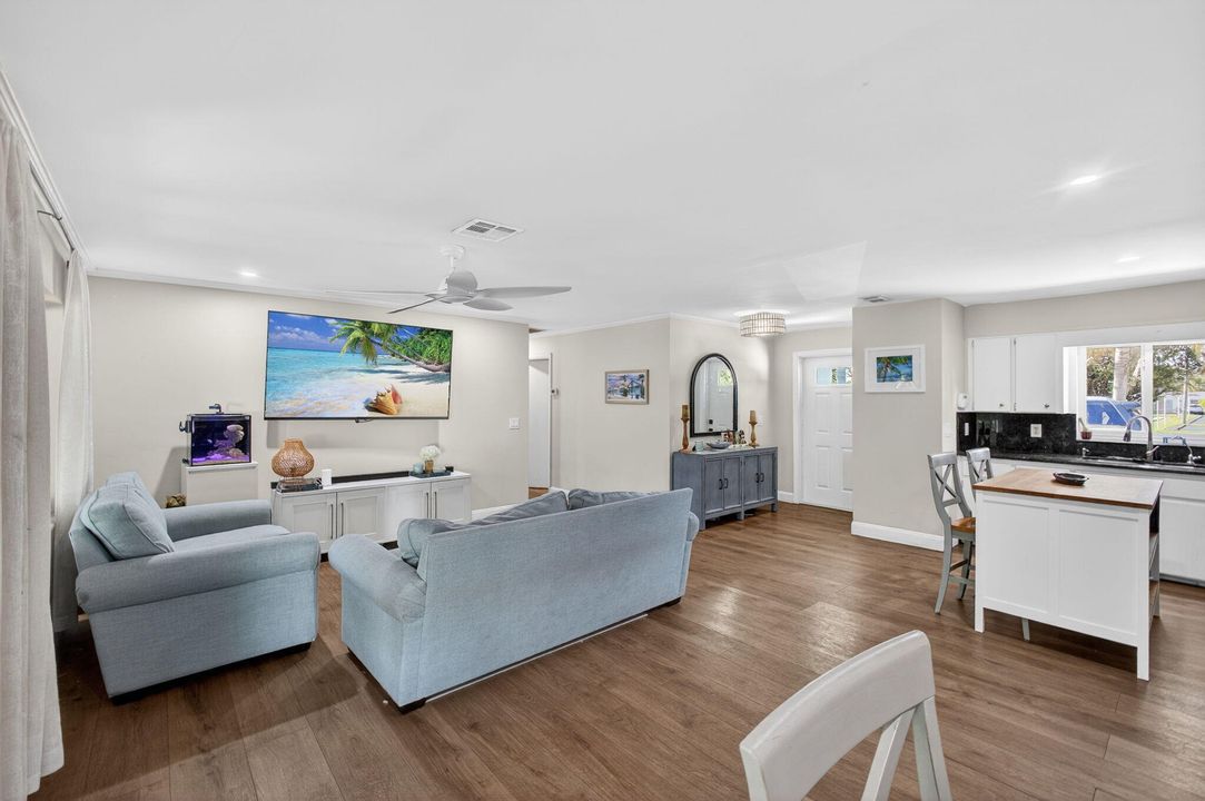 На продажу: $549,000 (3 спален, 2 ванн, 1179 Квадратных фут)