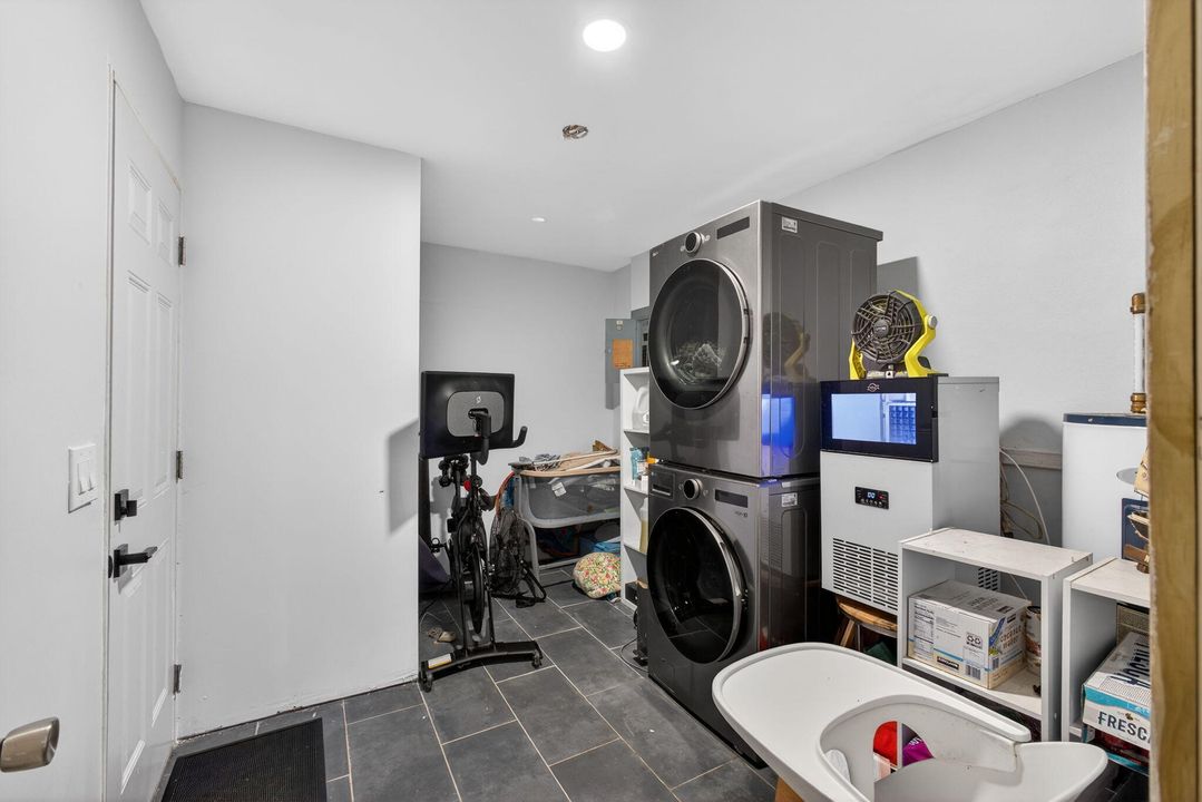 На продажу: $549,000 (3 спален, 2 ванн, 1179 Квадратных фут)