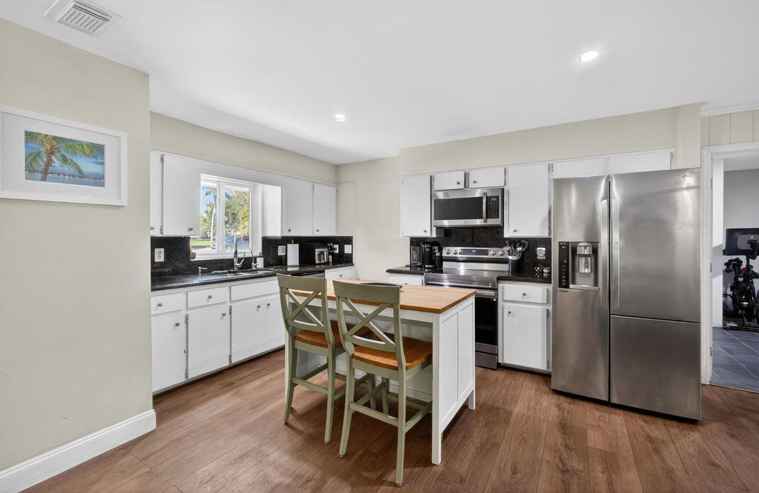 На продажу: $549,000 (3 спален, 2 ванн, 1179 Квадратных фут)