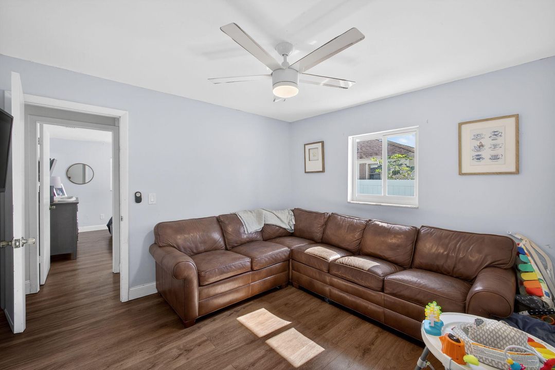 На продажу: $549,000 (3 спален, 2 ванн, 1179 Квадратных фут)