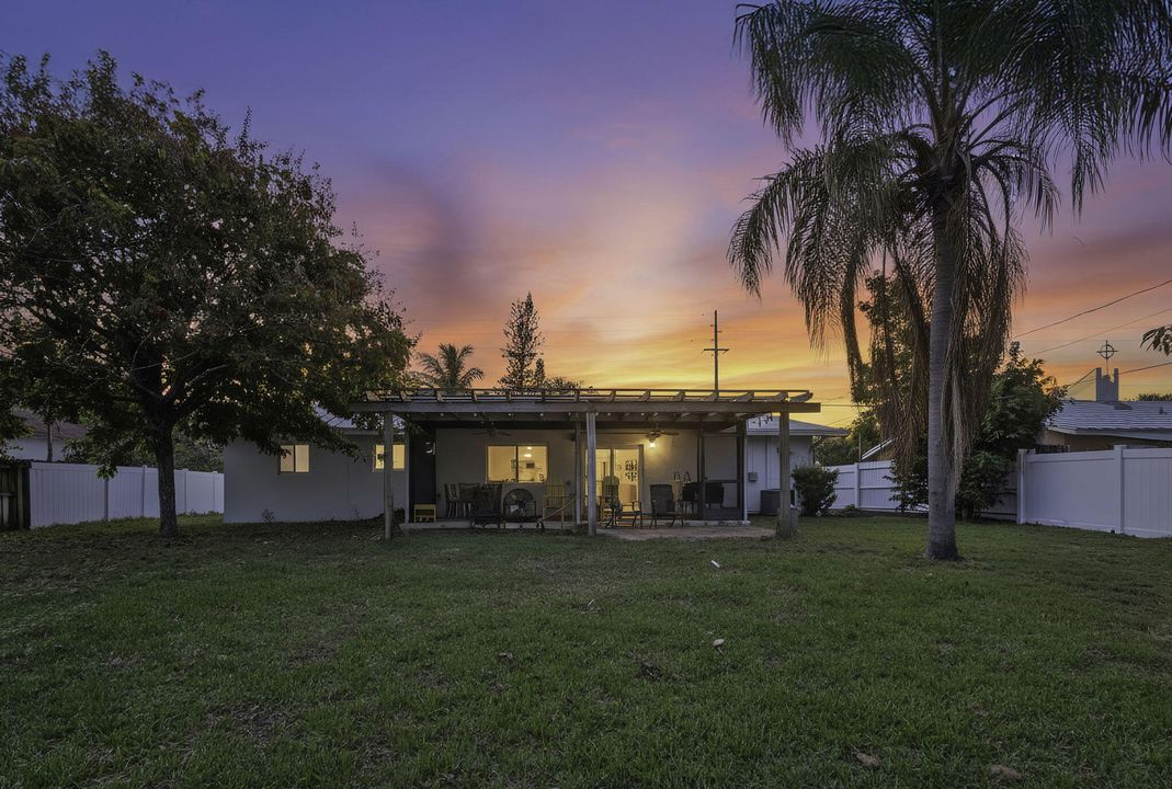 На продажу: $549,000 (3 спален, 2 ванн, 1179 Квадратных фут)