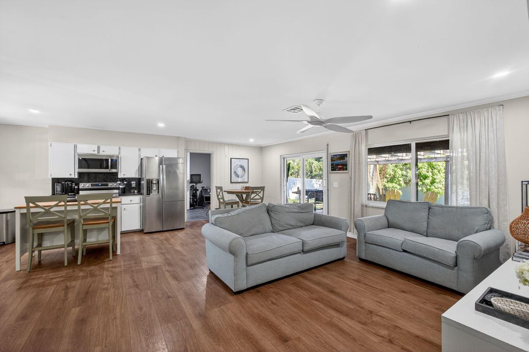 На продажу: $549,000 (3 спален, 2 ванн, 1179 Квадратных фут)