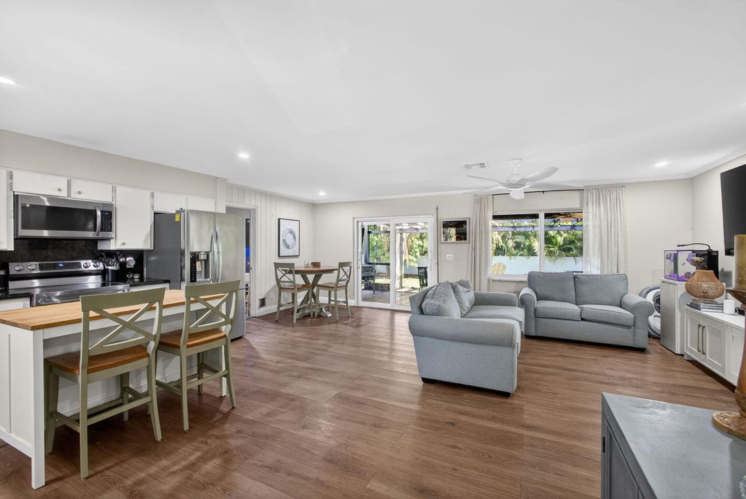 На продажу: $549,000 (3 спален, 2 ванн, 1179 Квадратных фут)