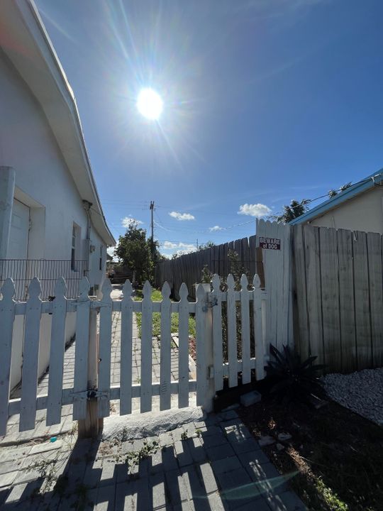 For Rent: $1,500 (1 beds, 1 baths, 500 Square Feet)