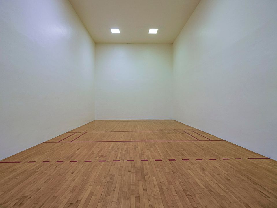 На продажу: $210,000 (2 спален, 2 ванн, 1127 Квадратных фут)