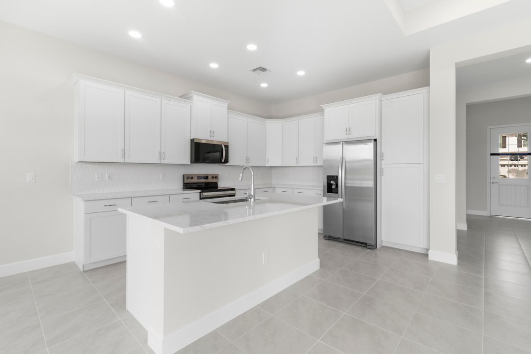 出租: $3,500 (3 贝兹, 2 浴室, 1800 平方英尺)