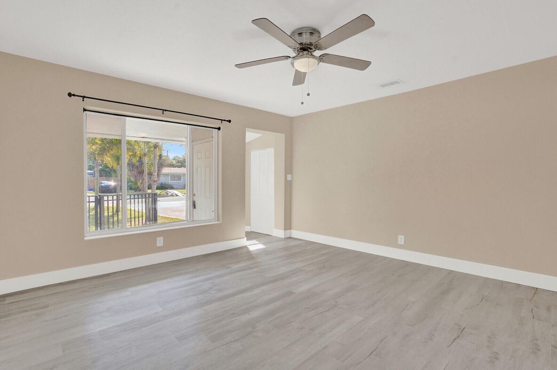 En Venta: $949,700 (3 camas, 2 baños, 1904 Pies cuadrados)