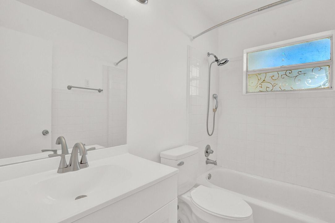 En Venta: $949,700 (3 camas, 2 baños, 1904 Pies cuadrados)