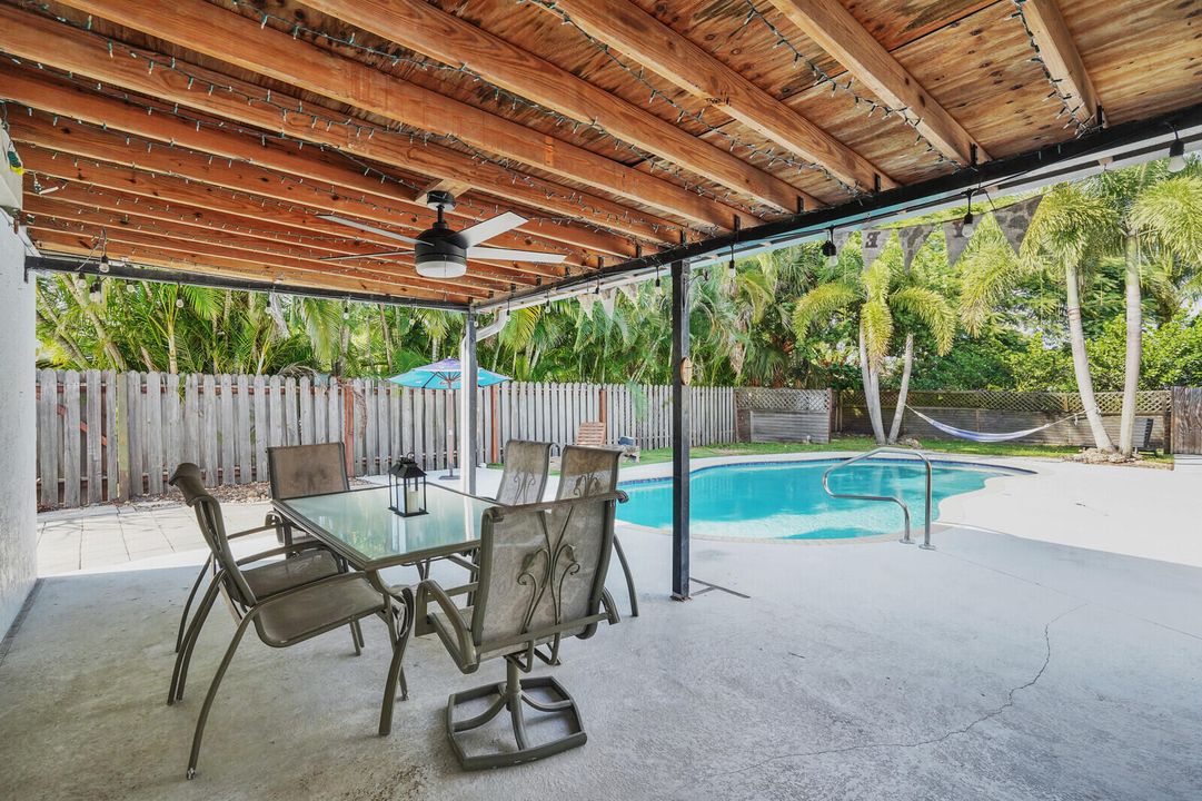 En Venta: $949,700 (3 camas, 2 baños, 1904 Pies cuadrados)