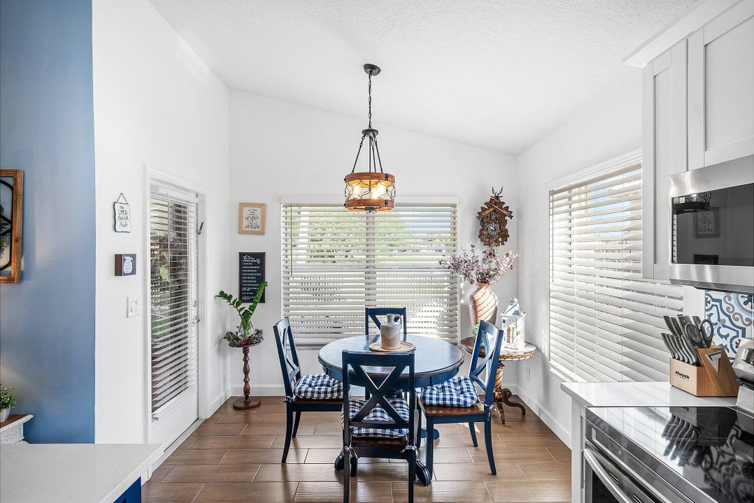 На продажу: $550,000 (3 спален, 2 ванн, 1700 Квадратных фут)