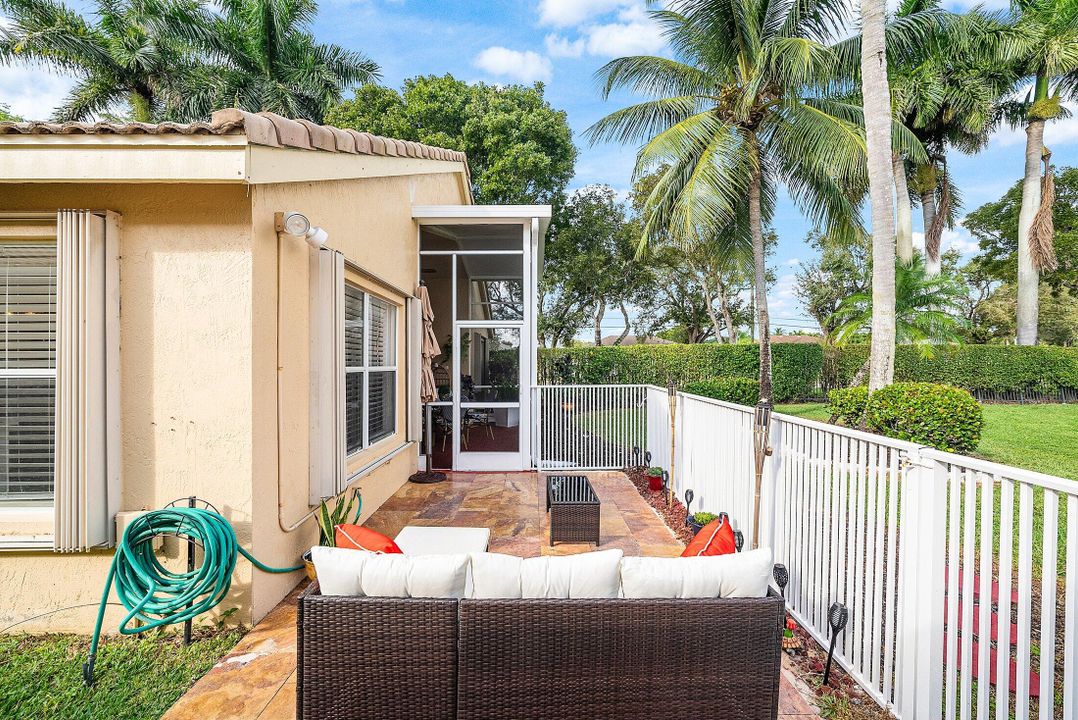 На продажу: $550,000 (3 спален, 2 ванн, 1700 Квадратных фут)