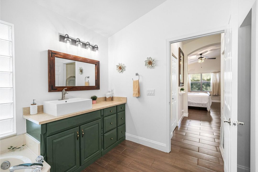 На продажу: $550,000 (3 спален, 2 ванн, 1700 Квадратных фут)