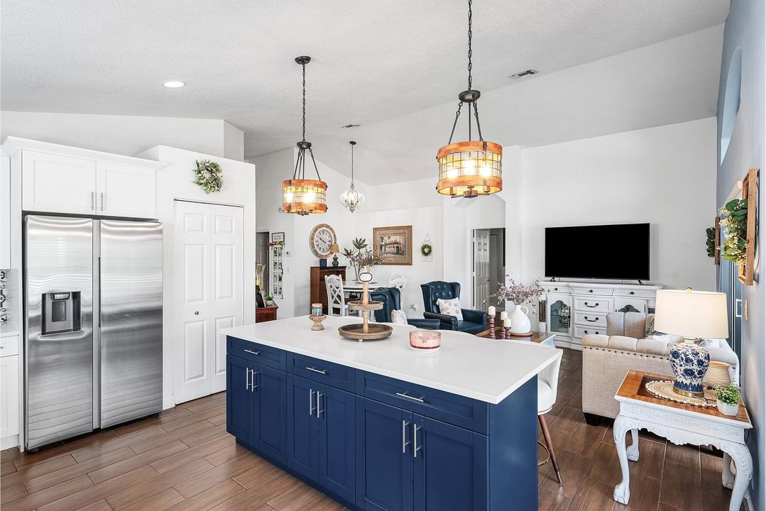 На продажу: $550,000 (3 спален, 2 ванн, 1700 Квадратных фут)