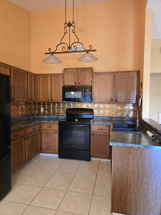 En Venta: $365,000 (3 camas, 1 baños, 990 Pies cuadrados)