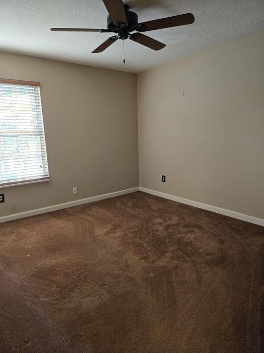 En Venta: $365,000 (3 camas, 1 baños, 990 Pies cuadrados)