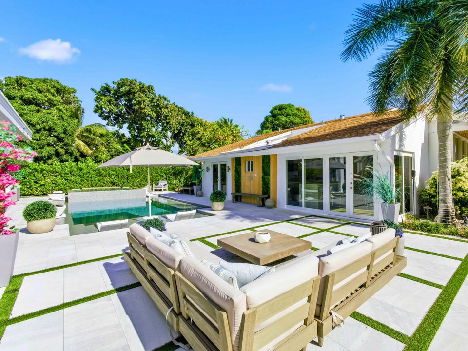 For Rent: $16,000 (3 beds, 4 baths, 2300 Square Feet)