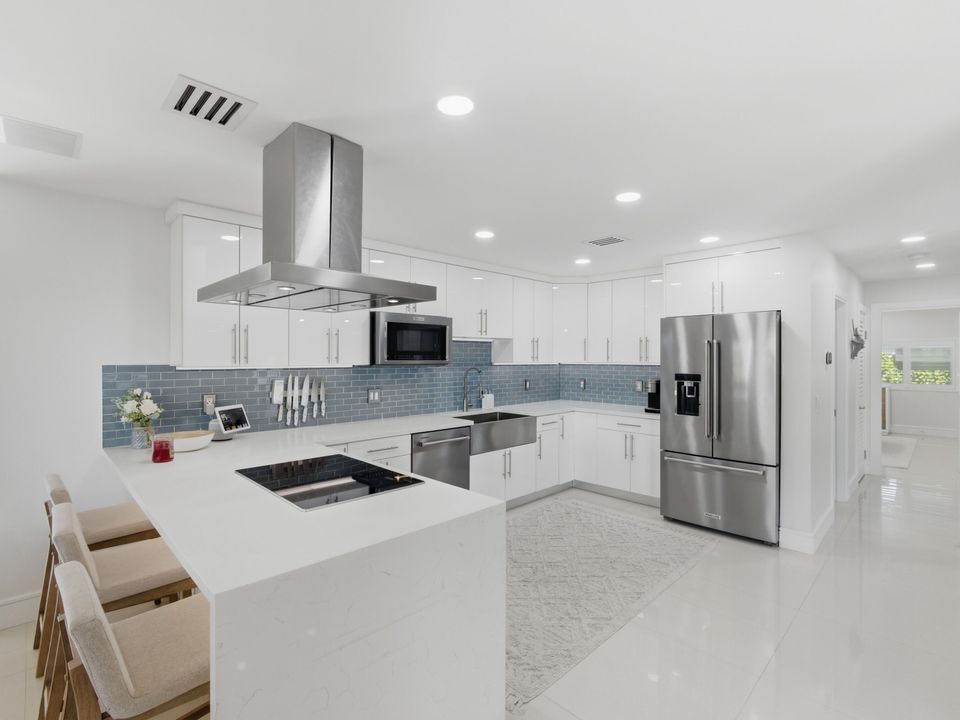 For Rent: $16,000 (3 beds, 4 baths, 2300 Square Feet)