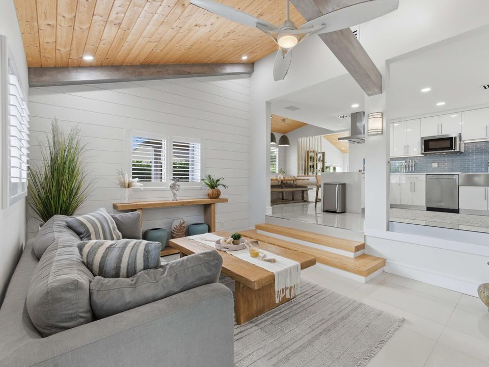 For Rent: $16,000 (3 beds, 4 baths, 2300 Square Feet)