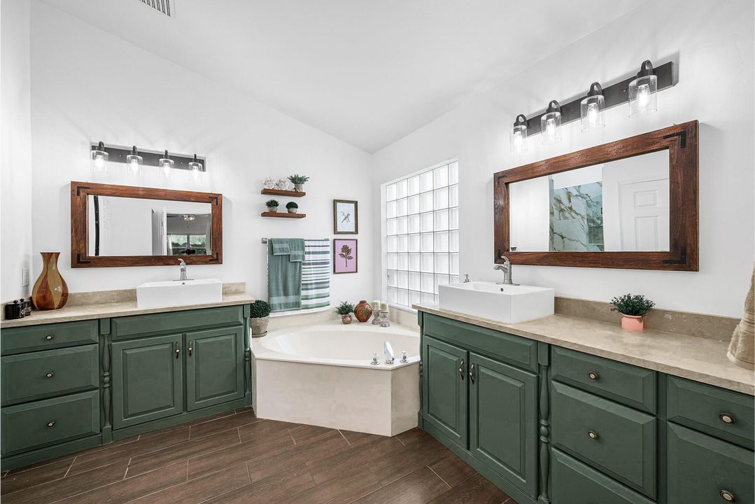 На продажу: $550,000 (3 спален, 2 ванн, 1700 Квадратных фут)