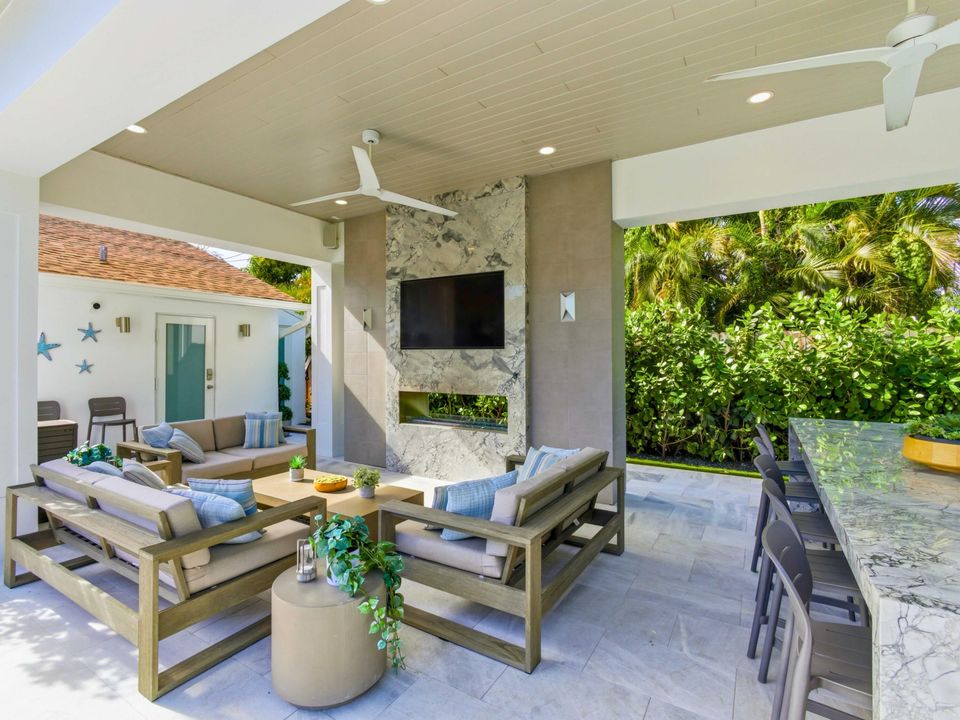 For Rent: $16,000 (3 beds, 4 baths, 2300 Square Feet)