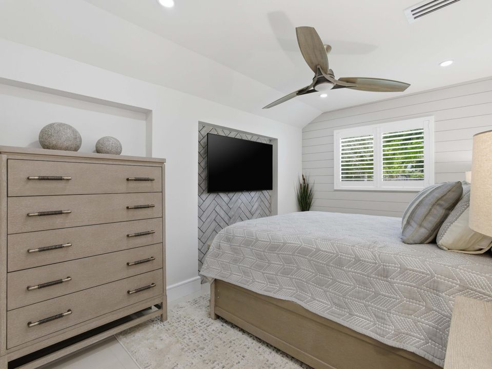 For Rent: $16,000 (3 beds, 4 baths, 2300 Square Feet)