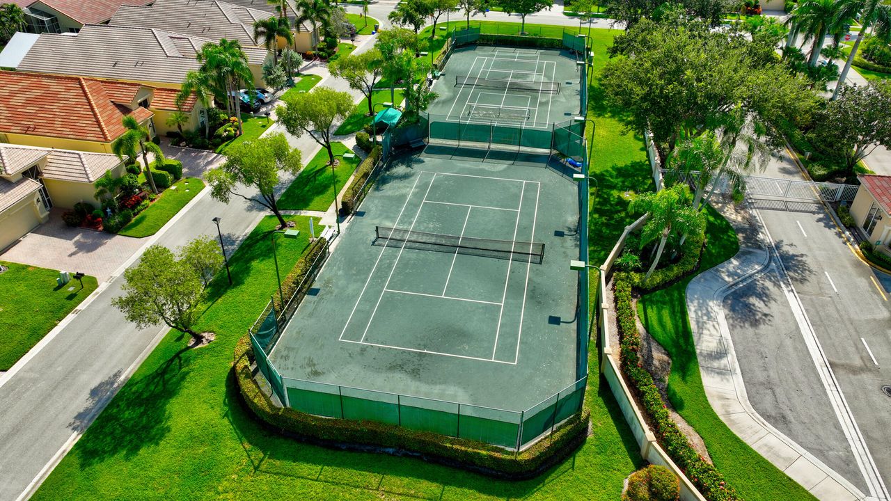 На продажу: $550,000 (3 спален, 2 ванн, 1700 Квадратных фут)