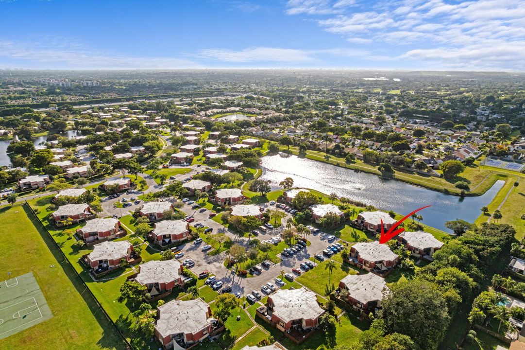 For Sale: $325,000 (2 beds, 2 baths, 1302 Square Feet)