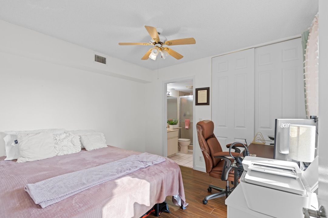 For Sale: $325,000 (2 beds, 2 baths, 1302 Square Feet)